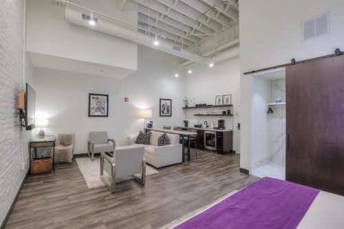 Studio 154 Luxury Hotel - image 20