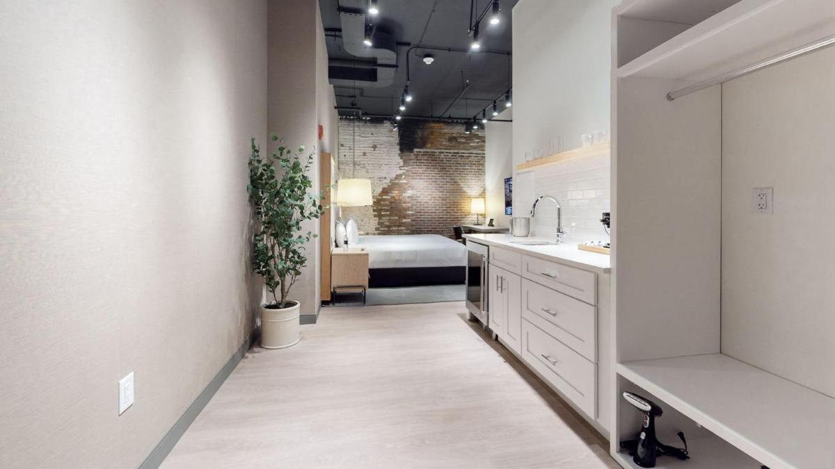 Studio 154 Luxury Hotel - image 3
