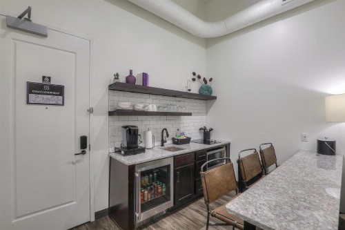 Studio 154 Luxury Hotel - image 37