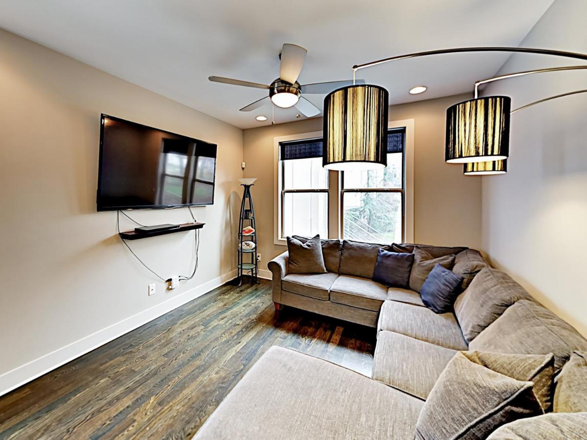 Modern Weho Townhouse Apt 8 Townhouse - image 6