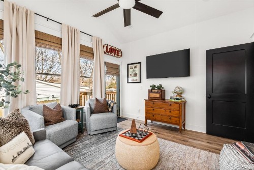 Southbound Stays - Country Cottage - image 9