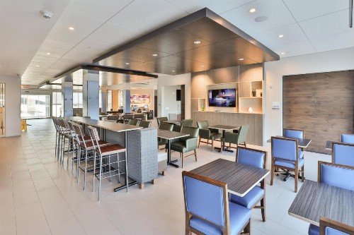 Holiday Inn Express & Suites - Nashville MetroCenter Downtown an IHG Hotel - image 2