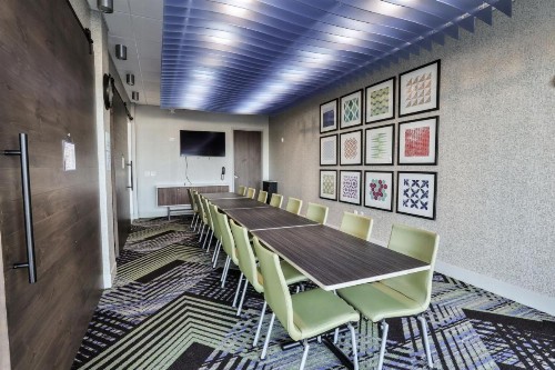 Holiday Inn Express & Suites - Nashville MetroCenter Downtown an IHG Hotel - image 20