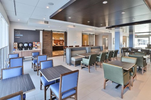 Holiday Inn Express & Suites - Nashville MetroCenter Downtown an IHG Hotel - image 22