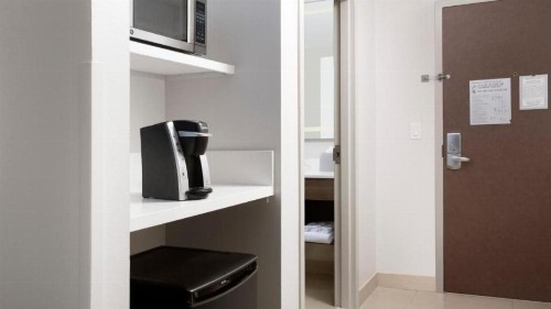 Holiday Inn Express & Suites - Nashville MetroCenter Downtown an IHG Hotel - image 35
