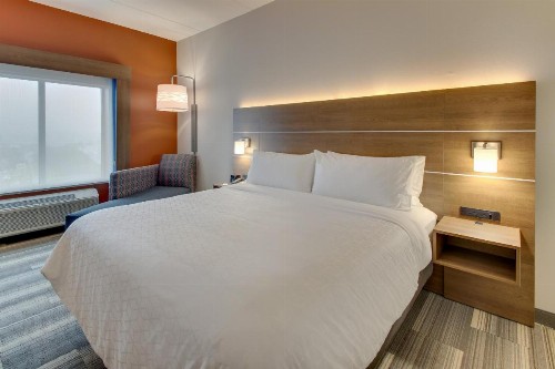 Holiday Inn Express & Suites - Nashville MetroCenter Downtown an IHG Hotel - image 38