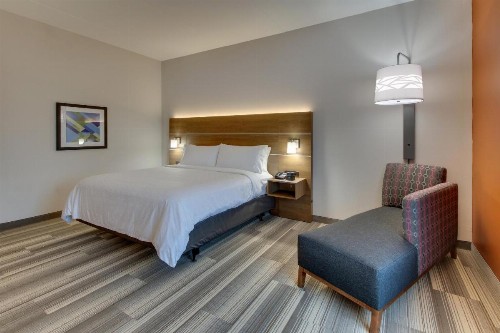 Holiday Inn Express & Suites - Nashville MetroCenter Downtown an IHG Hotel - image 44