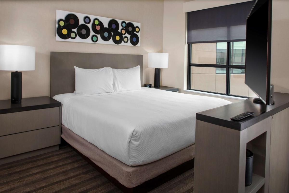 Hyatt House Nashville Downtown SoBro - image 3