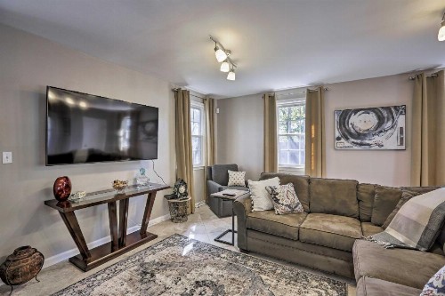 Updated Home with Patio and Yard - Walk to Music Row! - image 10