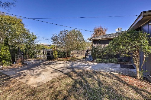 Updated Home with Patio and Yard - Walk to Music Row! - image 11
