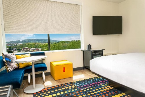 Aloft Knoxville West - image 16