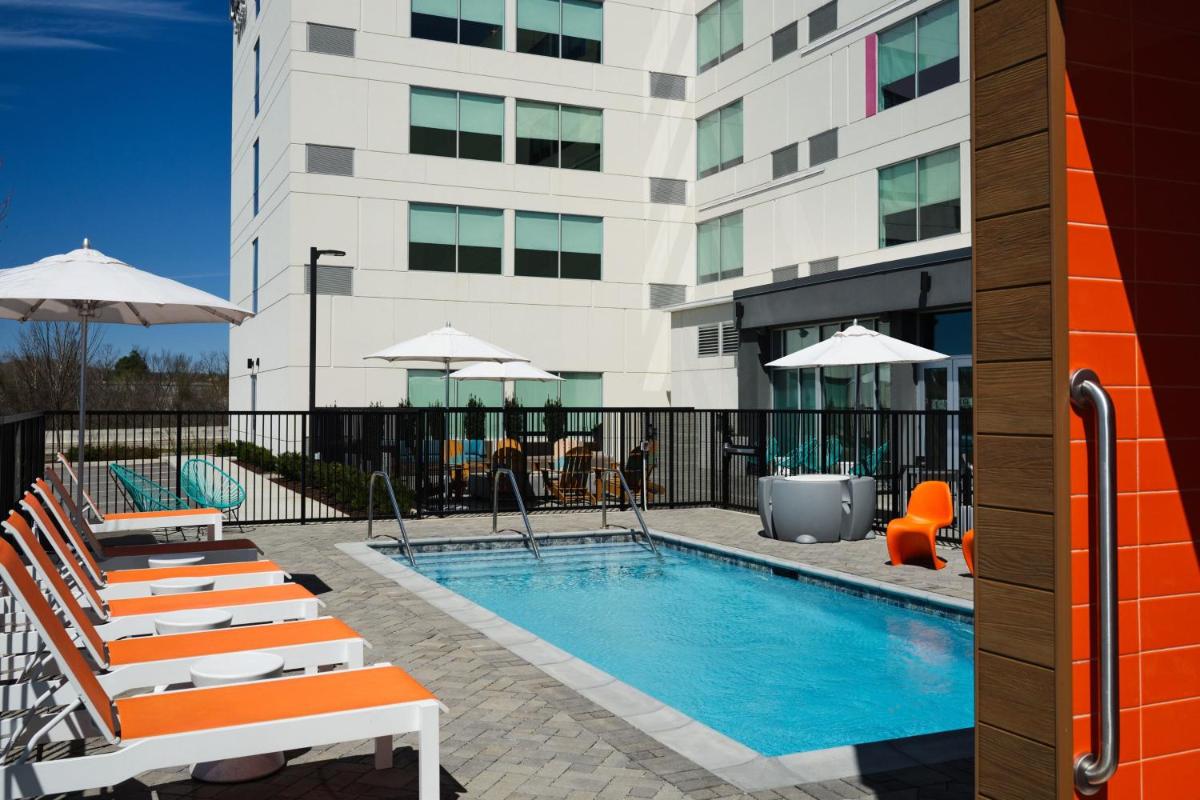 Aloft Knoxville West - image 6