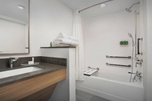 Fairfield Inn & Suites Nashville Near Vanderbilt - image 13
