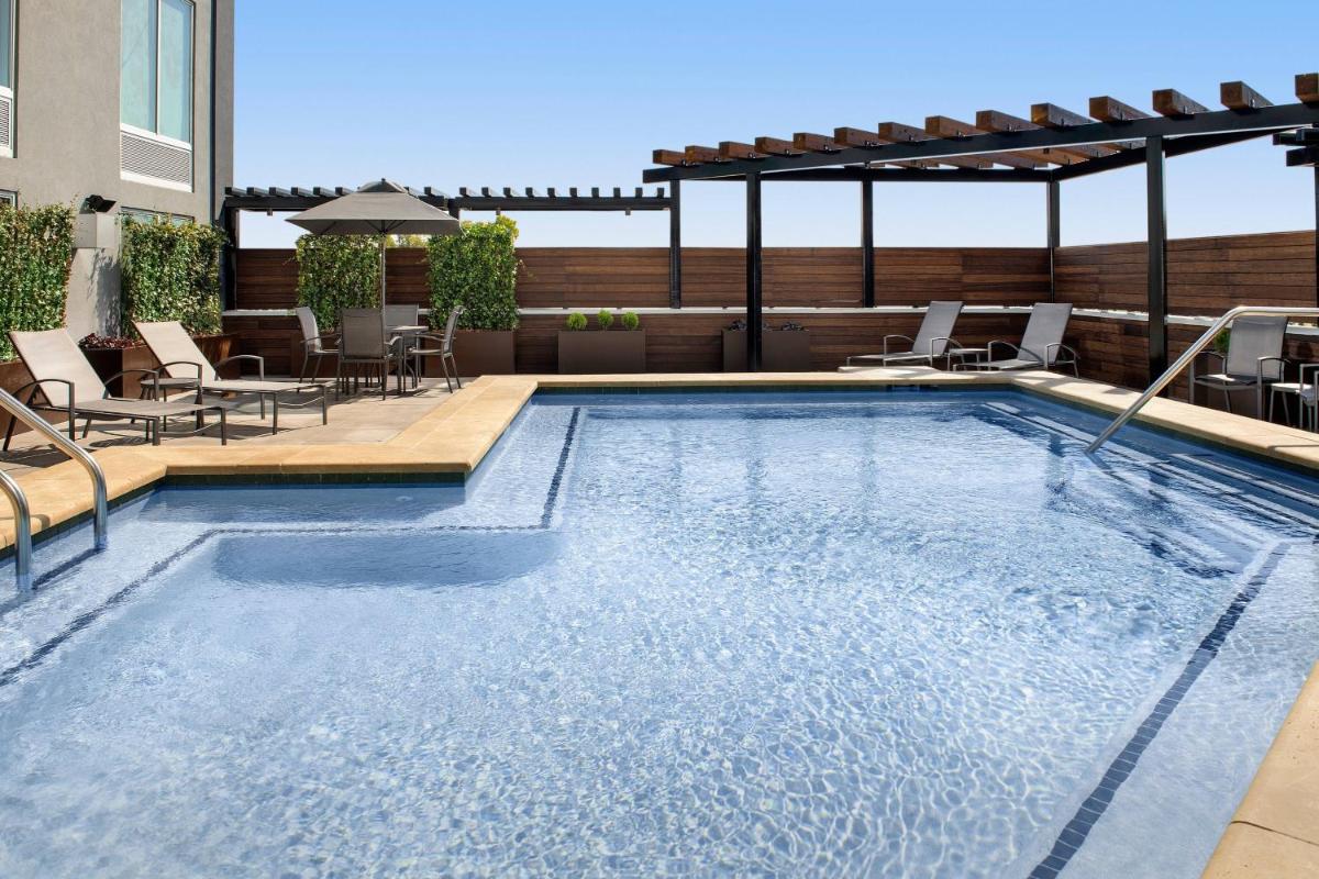 Fairfield Inn & Suites Nashville Near Vanderbilt - image 3