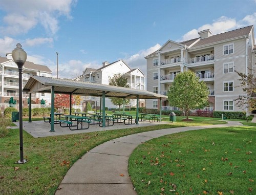 Warm and Charming Vacation Condos Close to Nashville - image 10