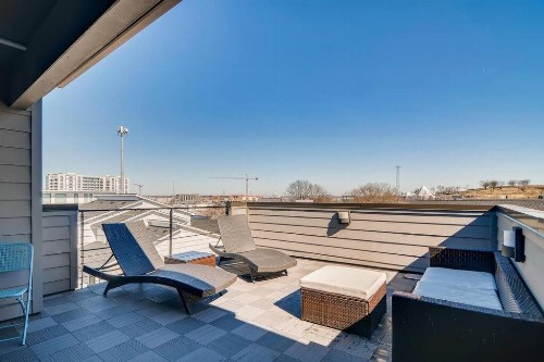 Downtown - Elegant and Cozy - Skyline Views - image 4