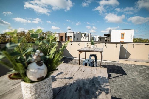 Cozy & Convenient 1 BR Apt! Minutes to Downtown! - image 14