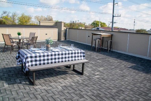 Modern 1 BR Apartment! Quick Uber to Downtown! - image 15