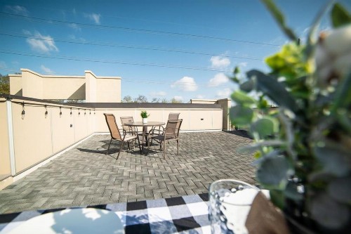 Modern 1 BR Apartment! Quick Uber to Downtown! - image 6