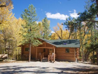 Cliffs & Stream Log Cabin Cabin