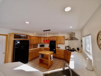 Elk Ridge - 4 bedroom with jaw dropping views residence - image 2