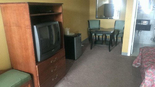 Naugatuck Motor Lodge - image 12