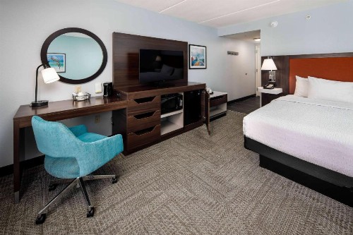 Hampton Inn & Suites Navarre - image 16