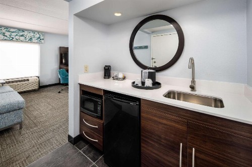 Hampton Inn & Suites Navarre - image 28