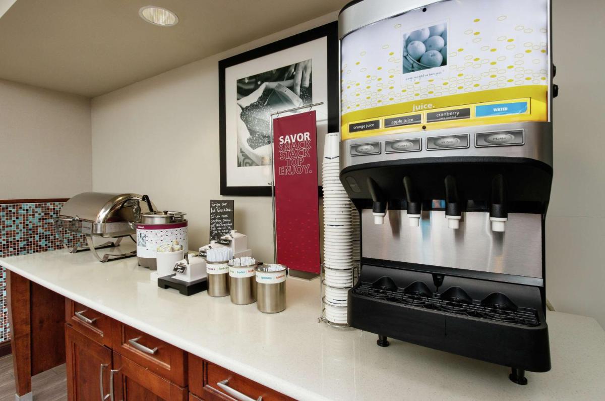 Hampton Inn & Suites Navarre - image 4