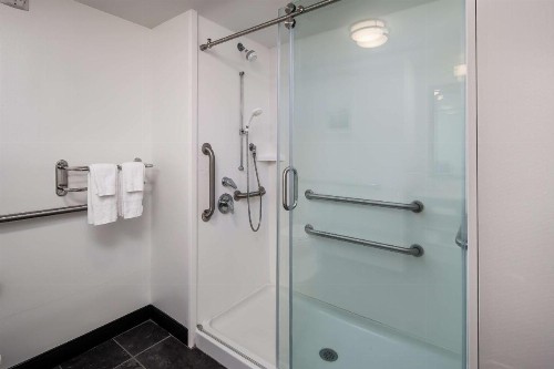 Hampton Inn & Suites Navarre - image 5