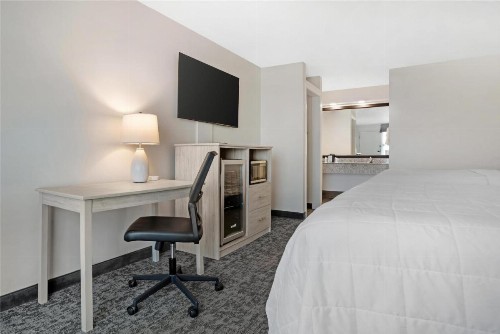 Best Western Navarre Waterfront - image 18