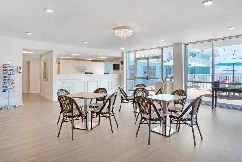 Best Western Navarre Waterfront - image 42