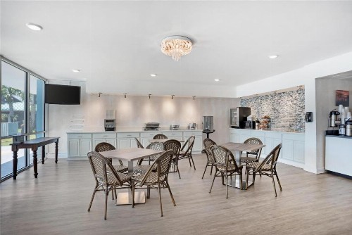 Best Western Navarre Waterfront - image 7
