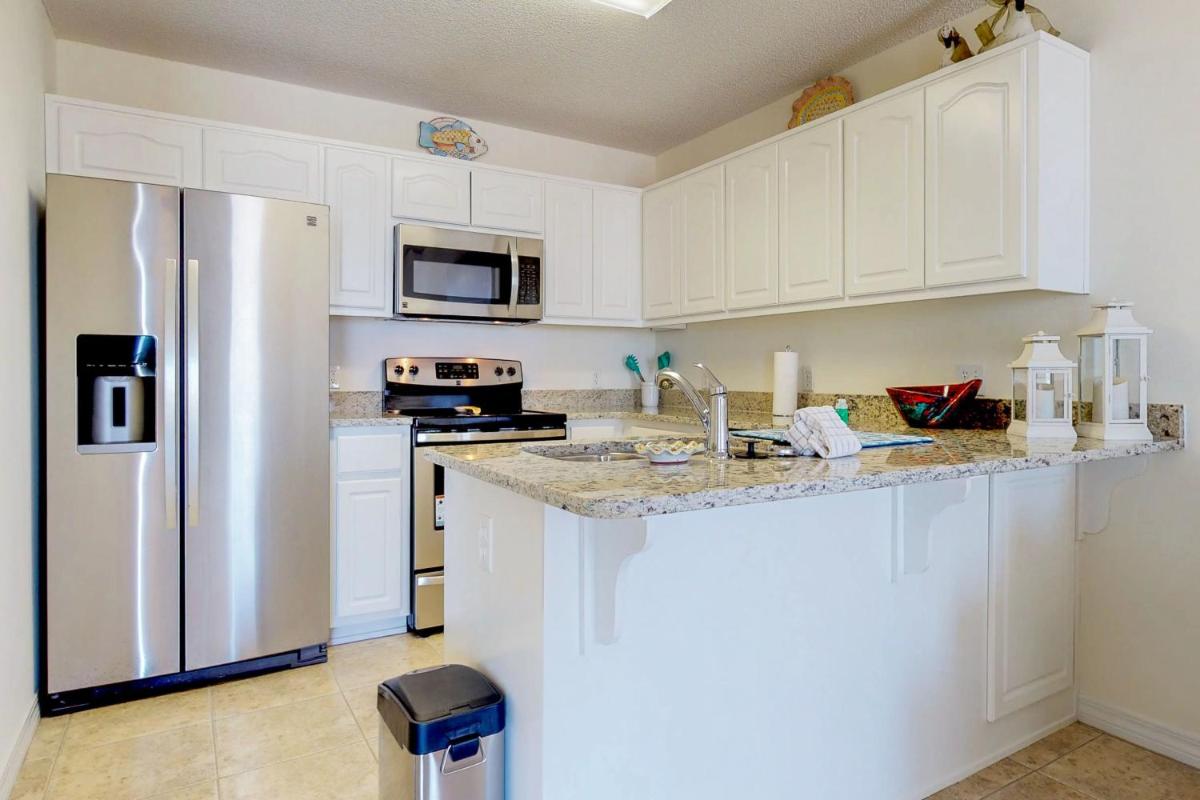 Gulf Island Condos - image 7