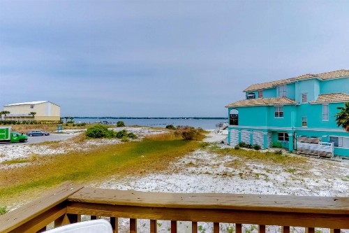 3 Bed 2 Bath Apartment in Navarre Beach