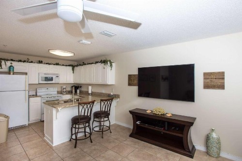 Gulf Island Condos Unit 722 - image 7