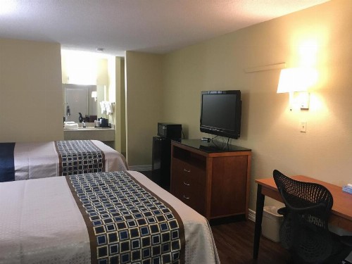 Navasota Inn - image 5
