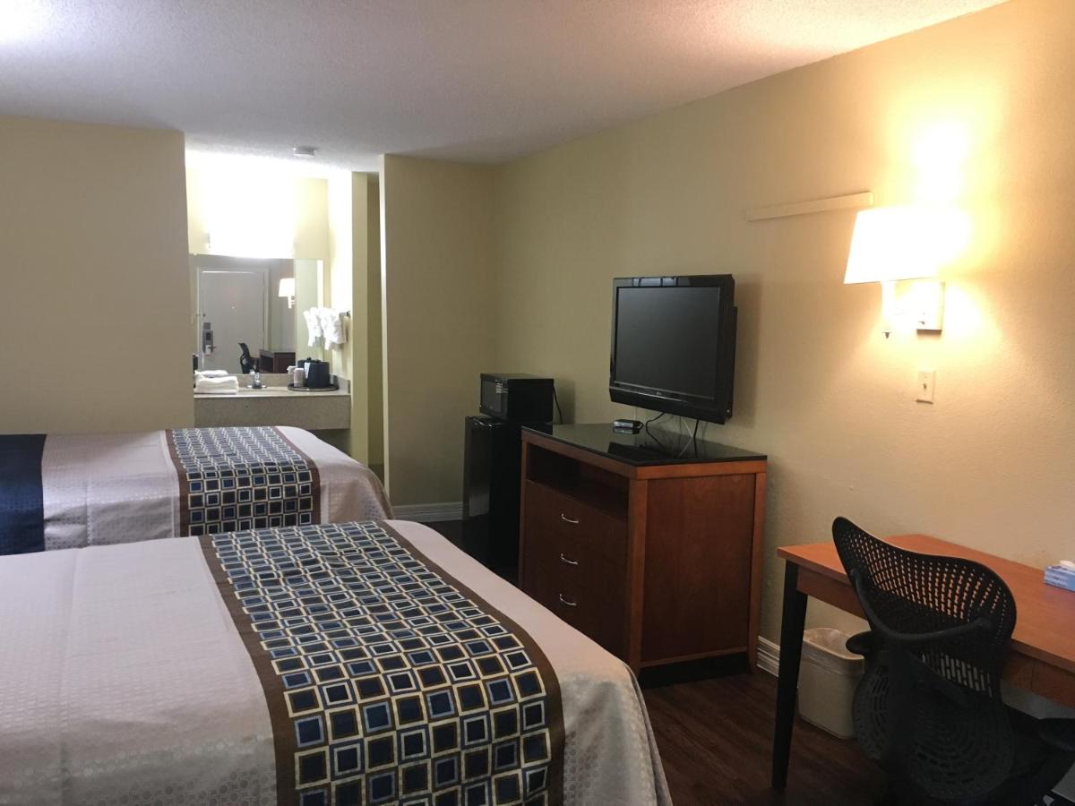 Navasota Inn - image 5