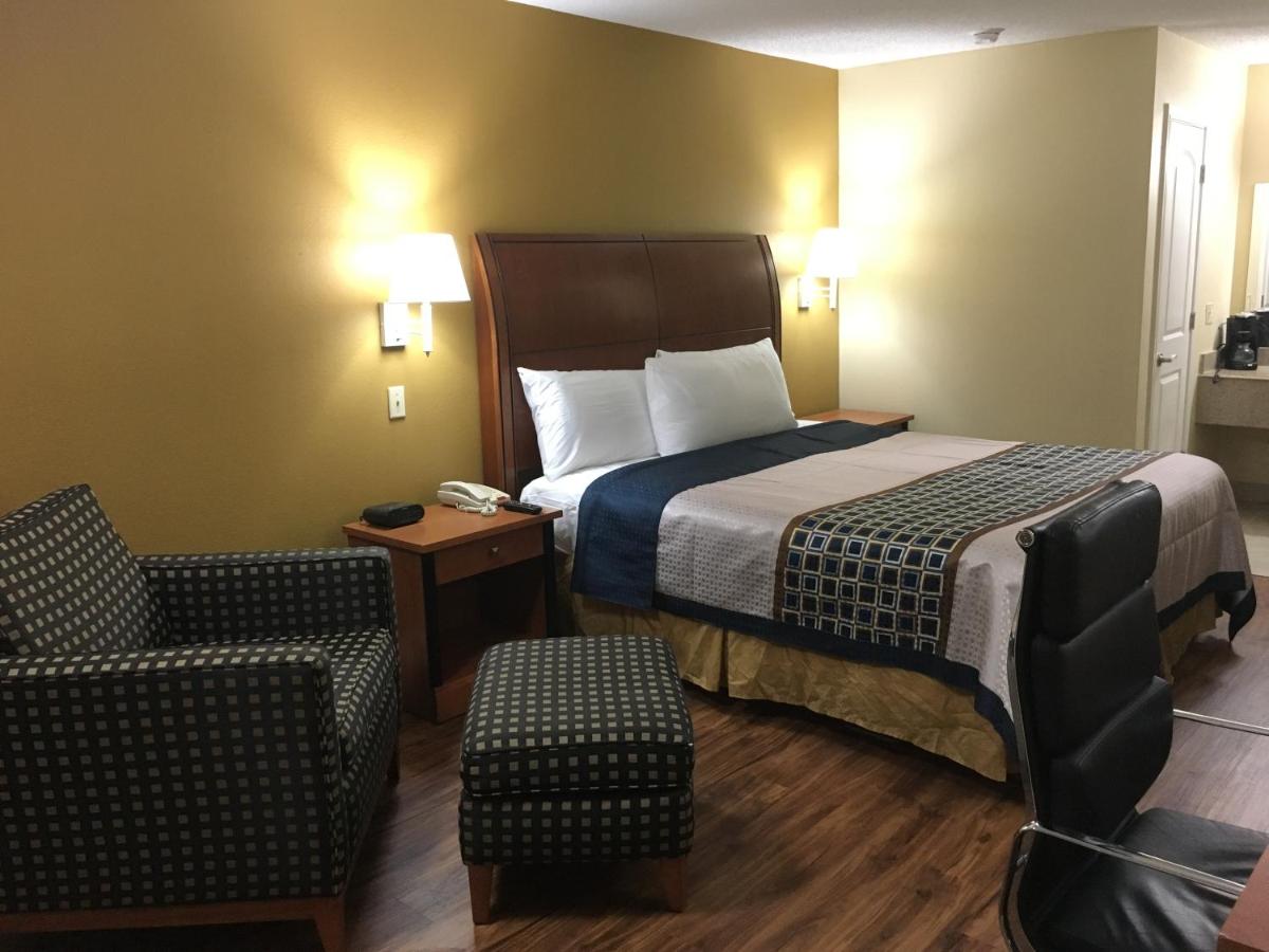 Navasota Inn - image 7