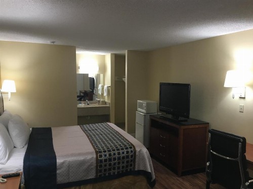 Navasota Inn - image 8