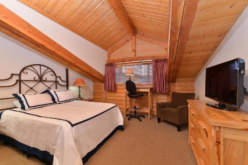 The Boulder Creek Lodge - image 14