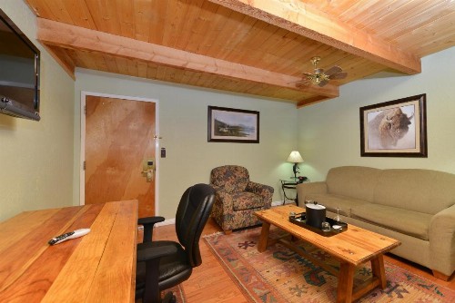The Boulder Creek Lodge - image 3