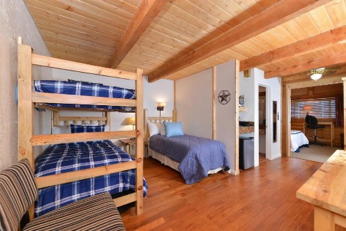 The Boulder Creek Lodge - image 4
