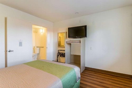 Motel 6-Needles CA - image 17