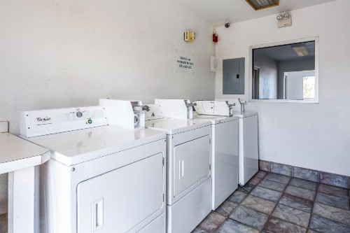 Motel 6-Needles CA - image 44