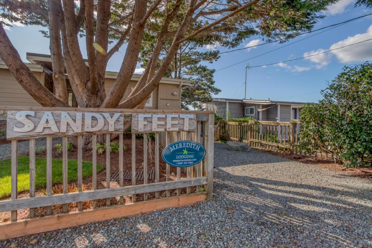 Sandy Feet - main image