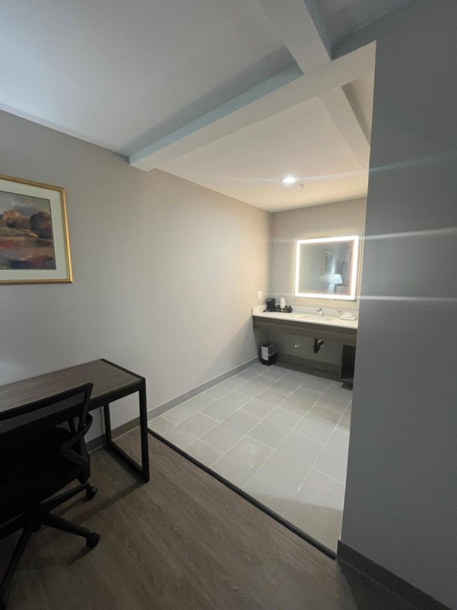 Northern Queen Inn - image 7