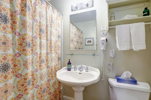 Broad Street Inn - image 15