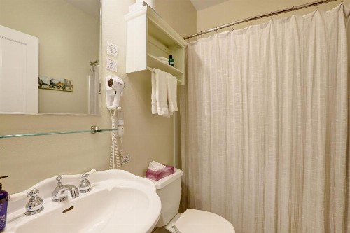 Broad Street Inn - image 25