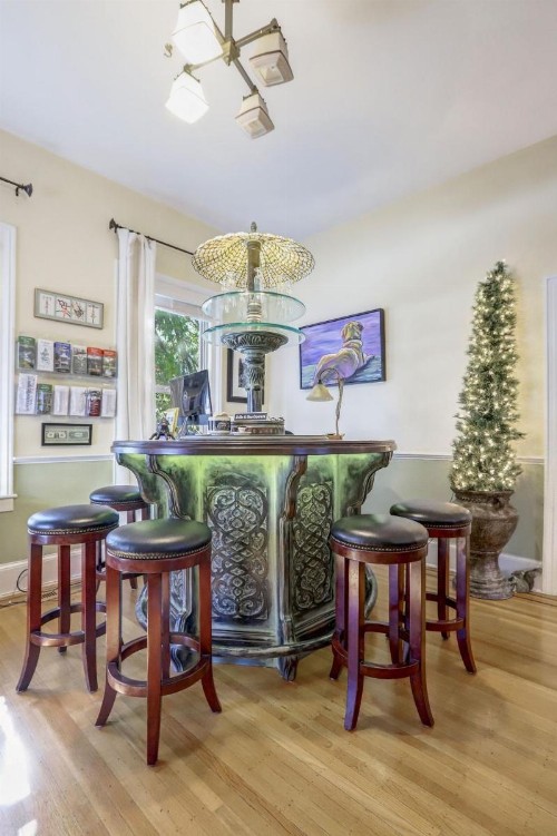 Broad Street Inn - image 32